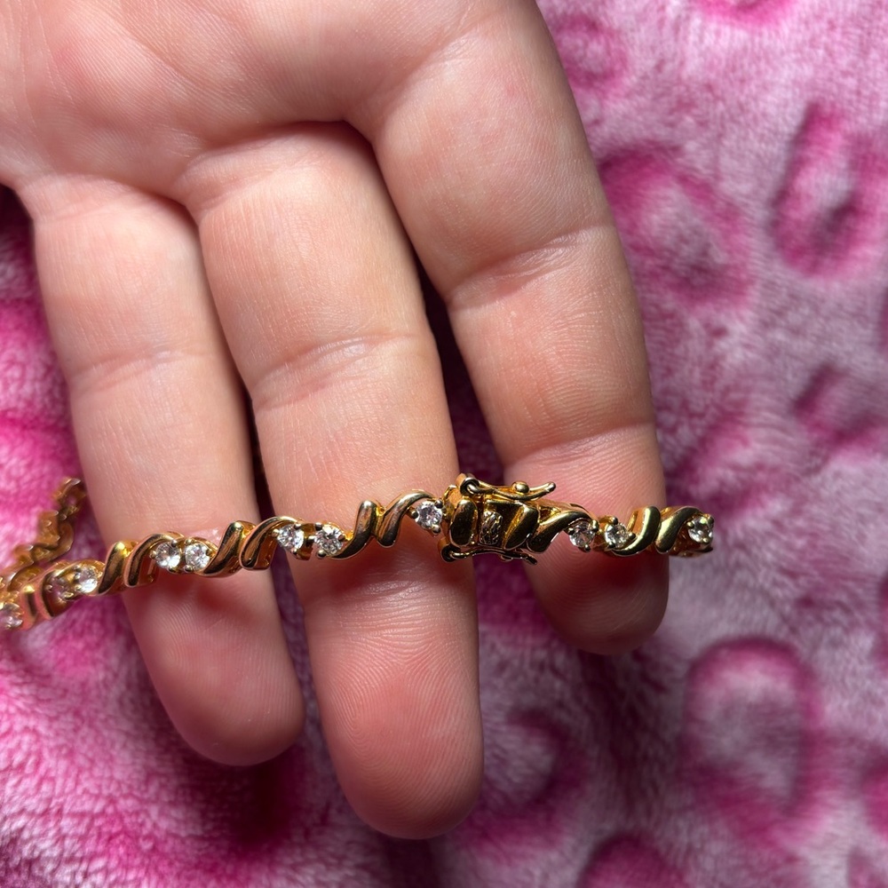 80’s Vintage Avon Tennis Bracelet - Picture 6 of 7